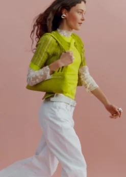 Barrel-Leg Jeans