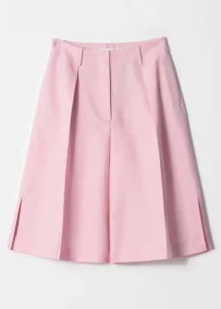 Pleated Bermuda Shorts